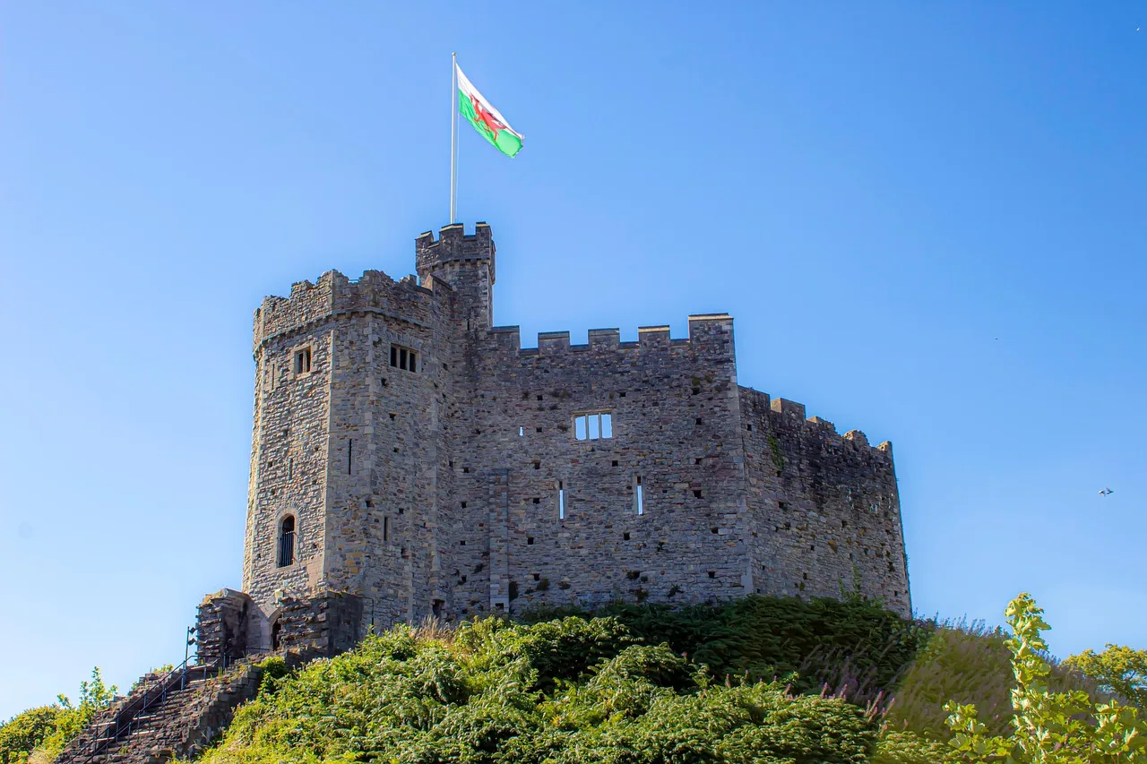 cardiff castle, medieval, norman keep, norman, historic, wales, architecture, history, landmark, tourism, welsh, capital city, cardiff, cardiff castle, cardiff castle, cardiff, cardiff, cardiff, cardiff, cardiff