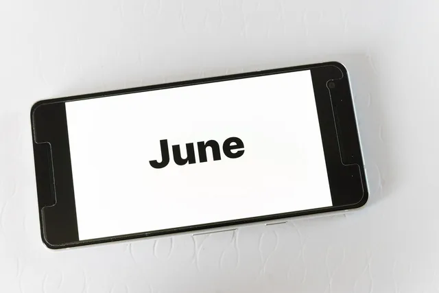 mockup, screen, smartphone, website, blog, word, june, month, year, time, calendar, meeting, agenda, date, appointment calendar. Short form video marketing: the UK retail calendar